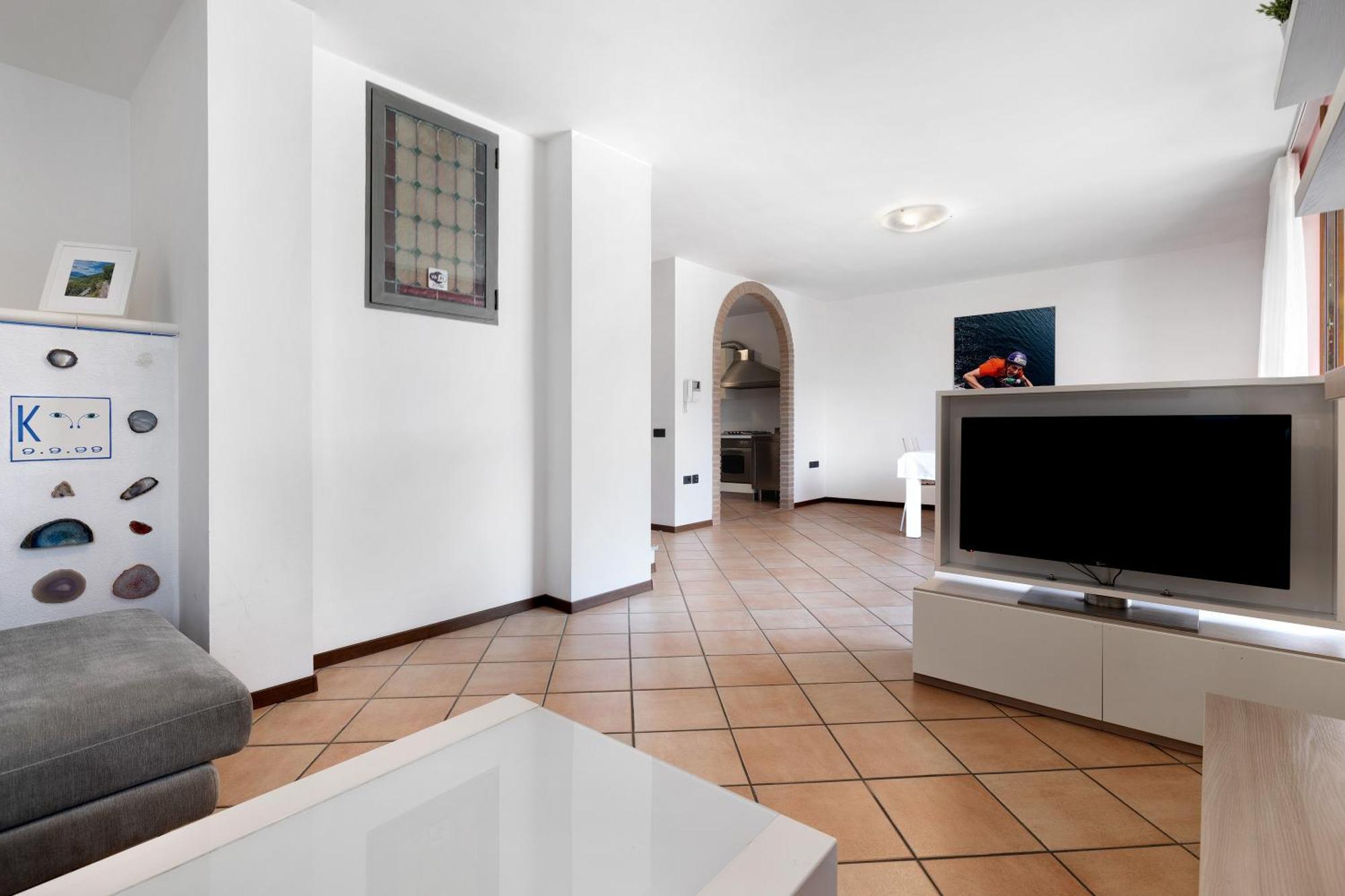 Katzemburg 5 Plus Arco Luaran gambar